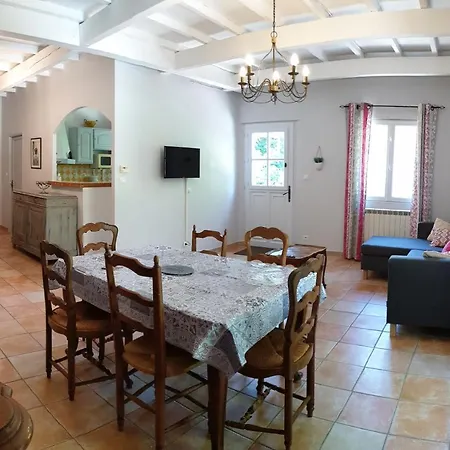 Manade Blanc - La Feniere Holiday home *